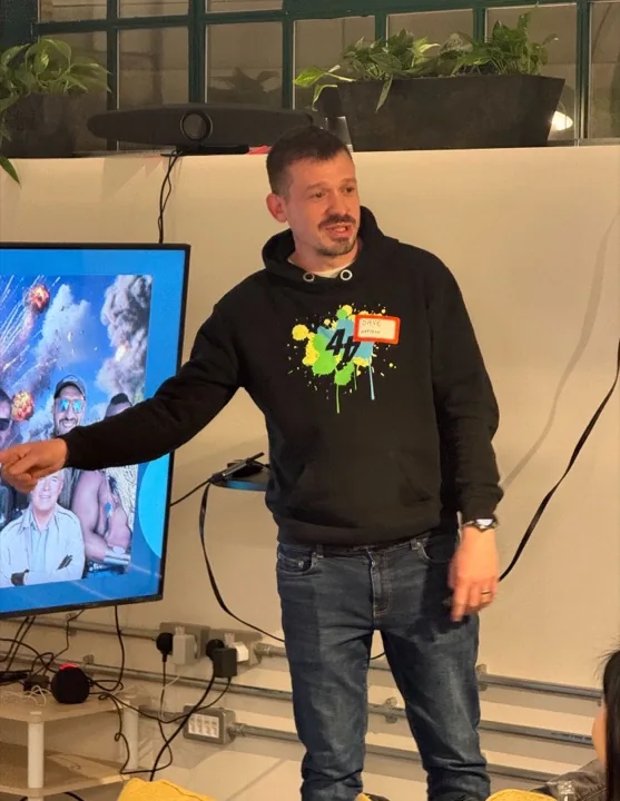 Dave presenting at a meetup